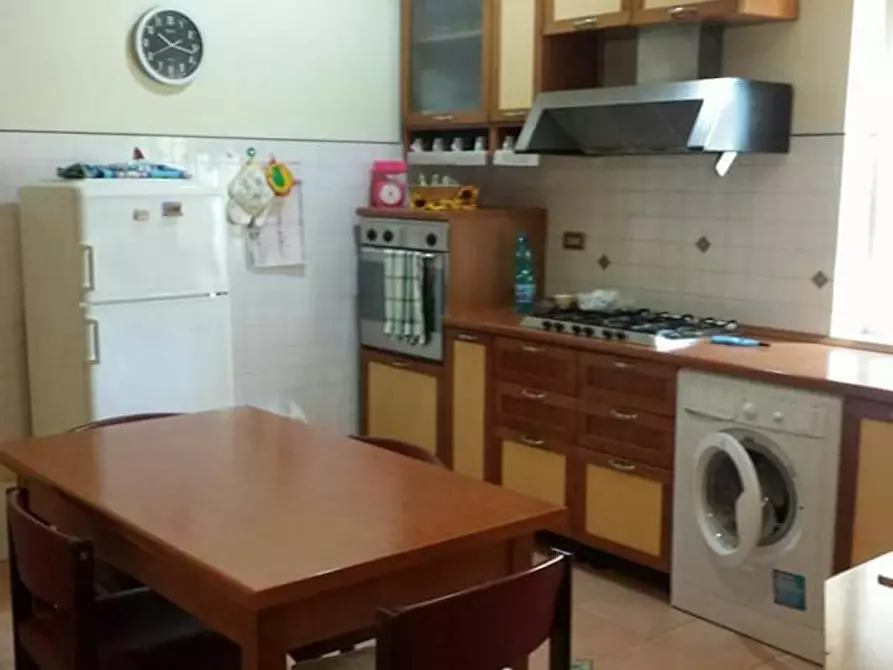 Immagine 10 di Camera in affitto  in Via Bernardo Cavallino a Napoli