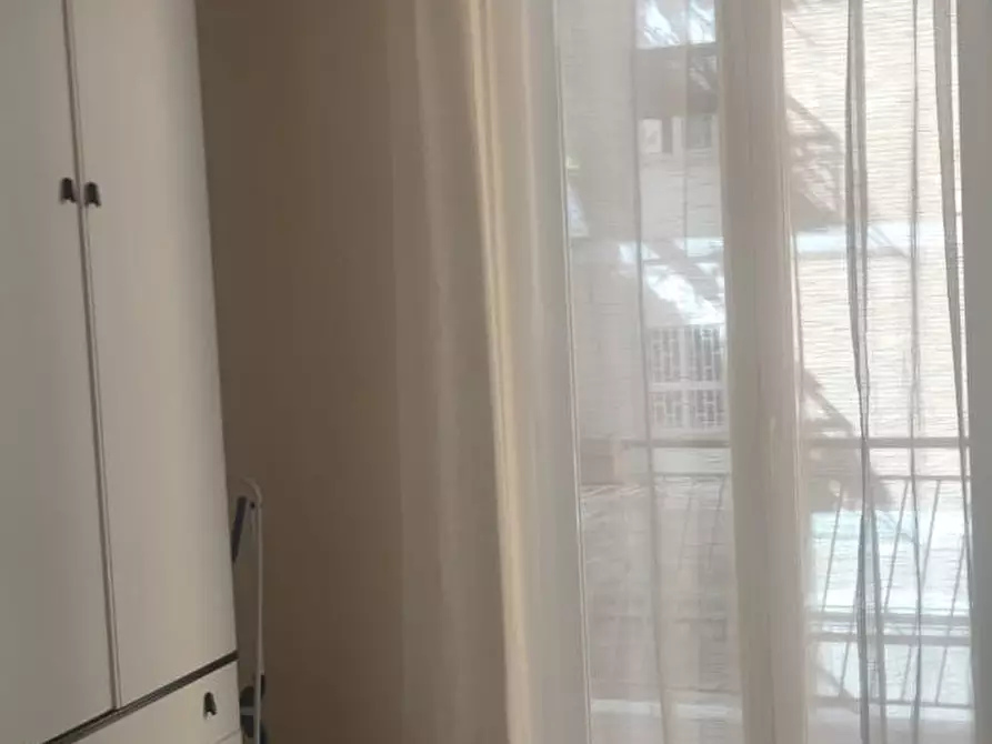 Immagine 2 di Camera in affitto  in Via Bernardo Cavallino a Napoli