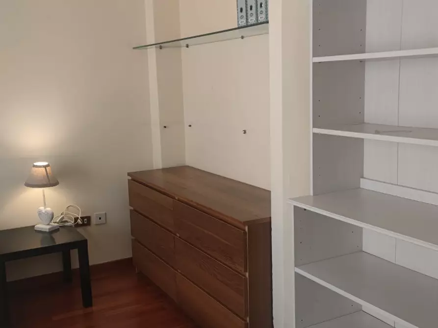 Immagine 3 di Camera in affitto  in Via Bernardo Cavallino a Napoli