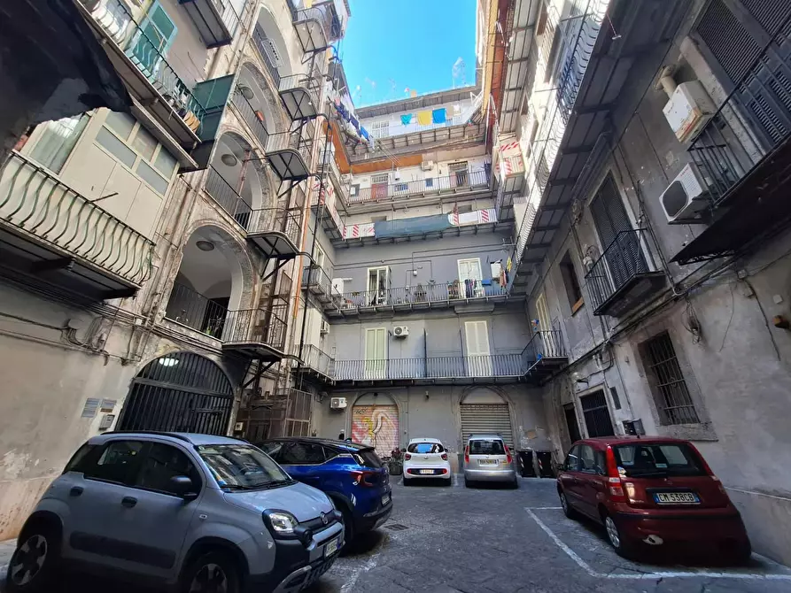 Immagine 9 di Camera in affitto  in Via Duomo a Napoli