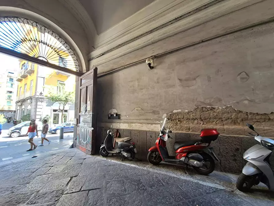 Immagine 6 di Camera in affitto  in Via Duomo a Napoli
