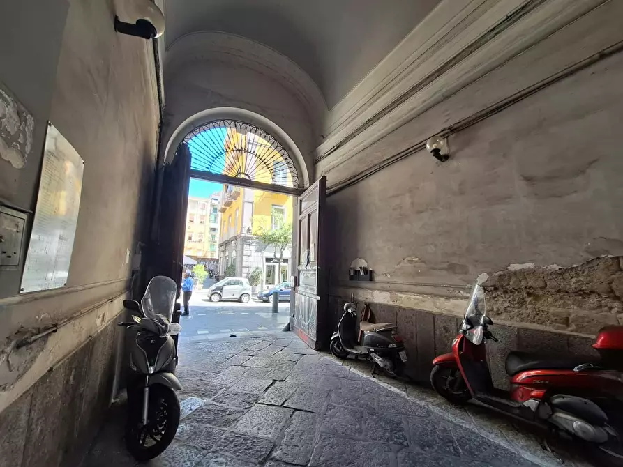 Immagine 7 di Camera in affitto  in Via Duomo a Napoli