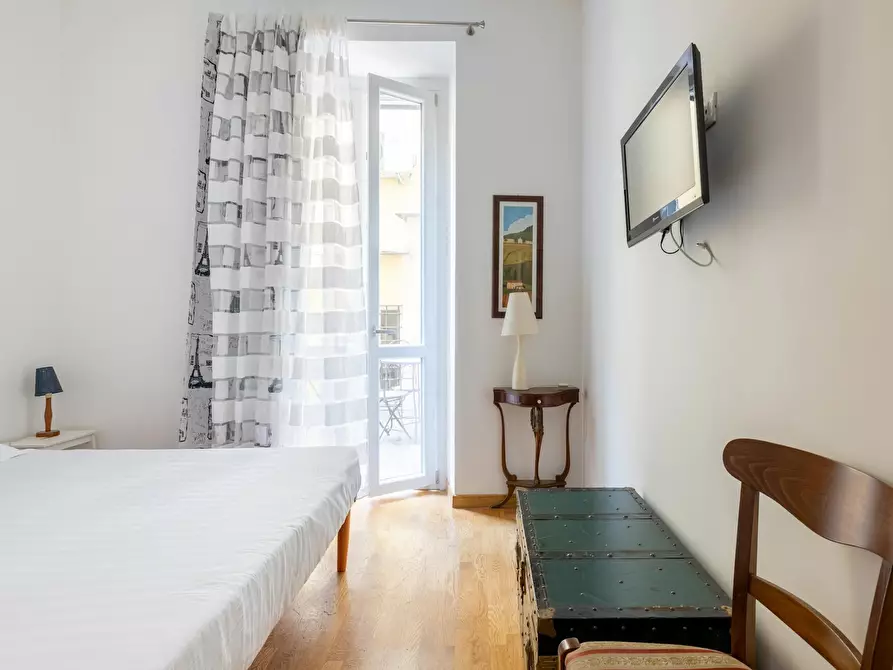 Immagine 2 di Casa indipendente in affitto  in Via degli Ombrellari a Roma