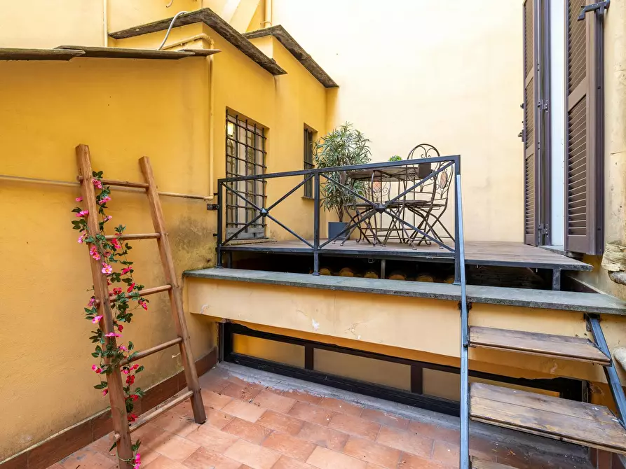 Immagine 8 di Casa indipendente in affitto  in Via degli Ombrellari a Roma