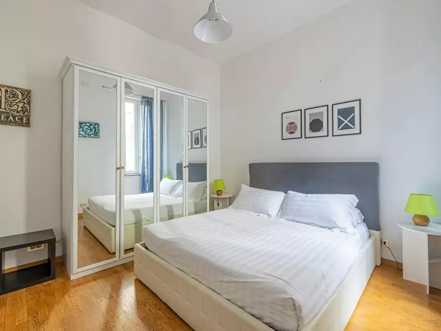 Immagine 10 di Casa indipendente in affitto  in Via degli Ombrellari a Roma