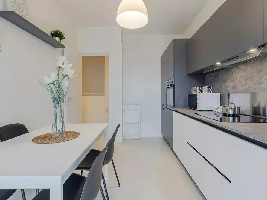 Immagine 10 di Camera in affitto  in Via Giovanni Pascoli a Padova