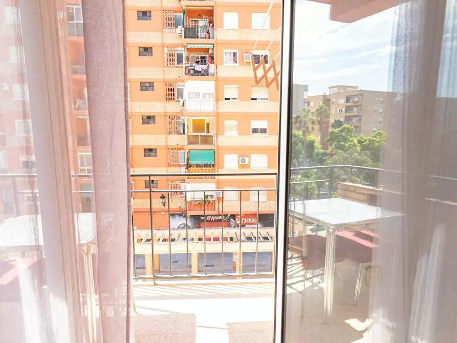 Immagine 5 di Camera in affitto  in Plaça del Cedre a Valencia