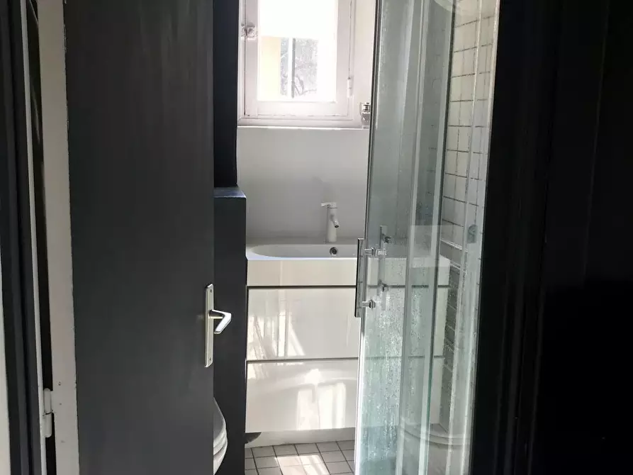 Immagine 10 di Appartamento in affitto  in Rue Pierre Haret a Paris
