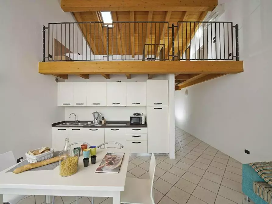 Immagine 10 di Appartamento in affitto  in Strada Provinciale 39 a Desenzano Del Garda