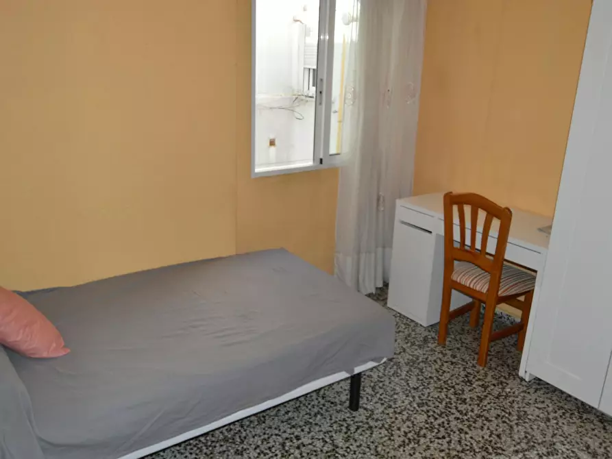 Immagine 9 di Appartamento in affitto  in Carrer dels Sants Just i Pastor a Valencia