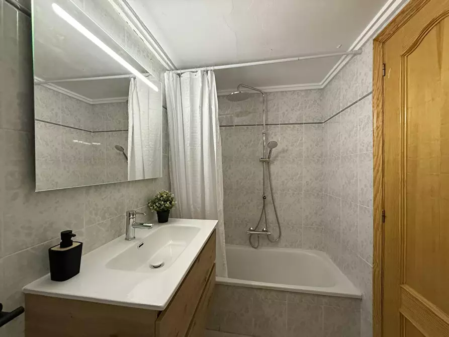 Immagine 9 di Camera in affitto  in Carrer de Gran Canària a Valencia