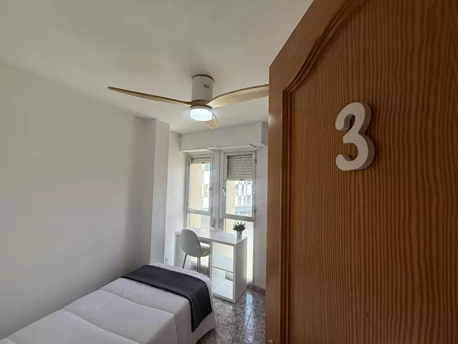 Immagine 3 di Camera in affitto  in Carrer de Gran Canària a Valencia