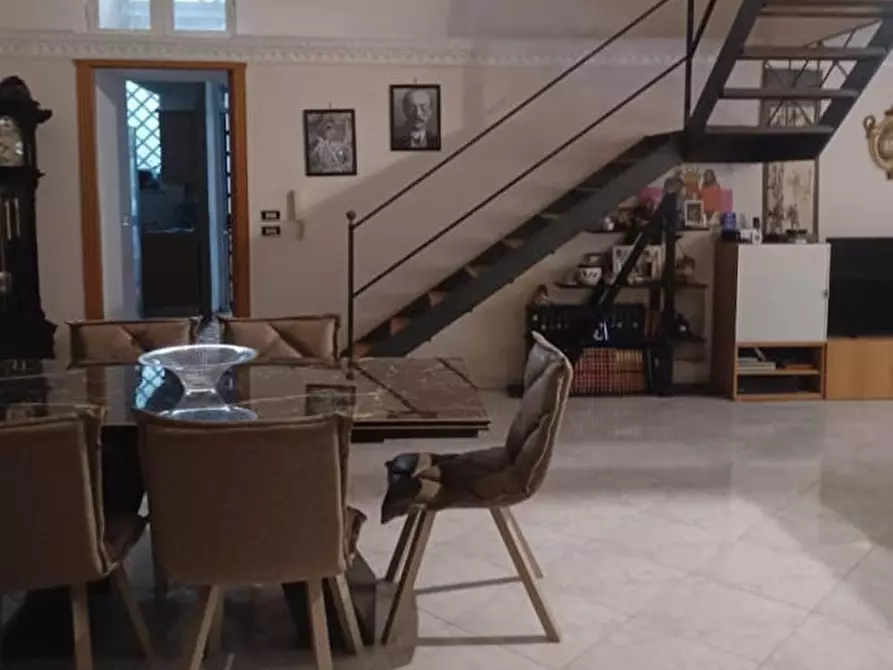 Immagine 10 di Camera in affitto  in Via San Severo a Capodimonte a Napoli