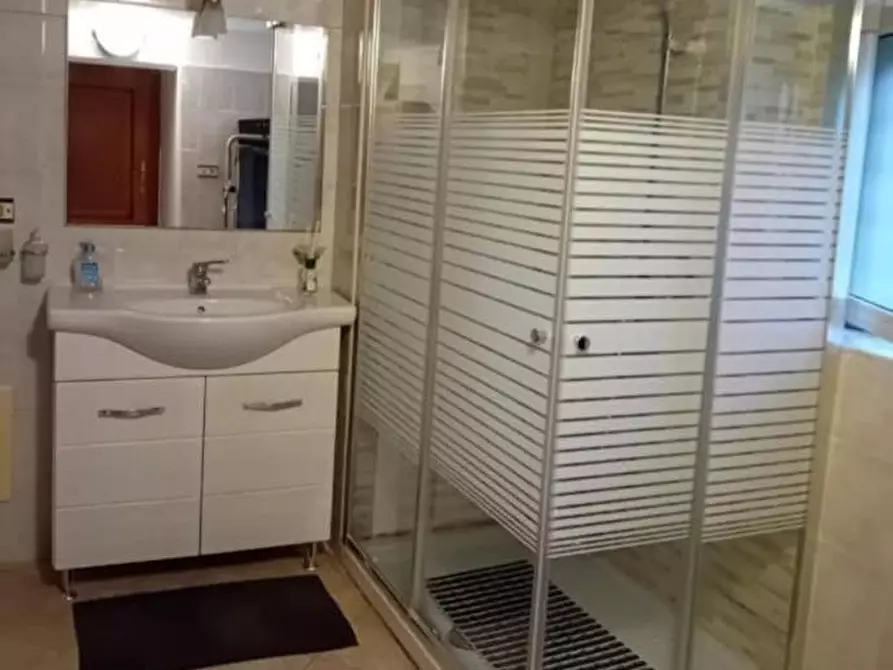 Immagine 9 di Camera in affitto  in Via San Severo a Capodimonte a Napoli