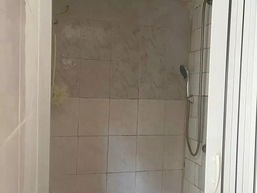 Immagine 7 di Camera in affitto  in Piazza Dante a Napoli