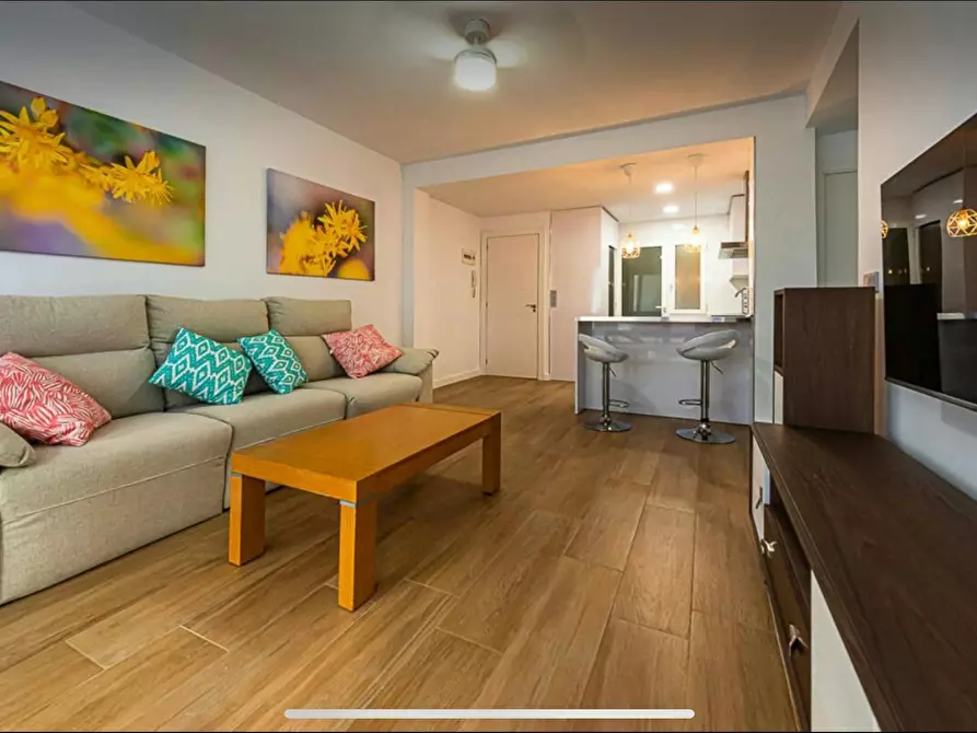 Immagine 1 di Appartamento in affitto  in Carrer el Pinós a Messell, El (Poligono Industrial)