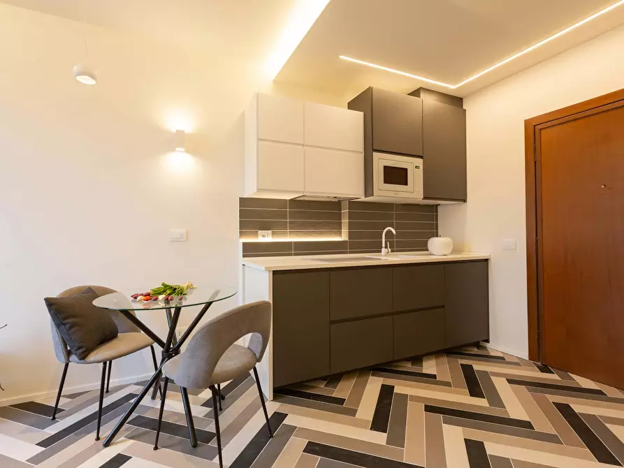 Immagine 9 di Appartamento in affitto  in Via Accademia a Milano