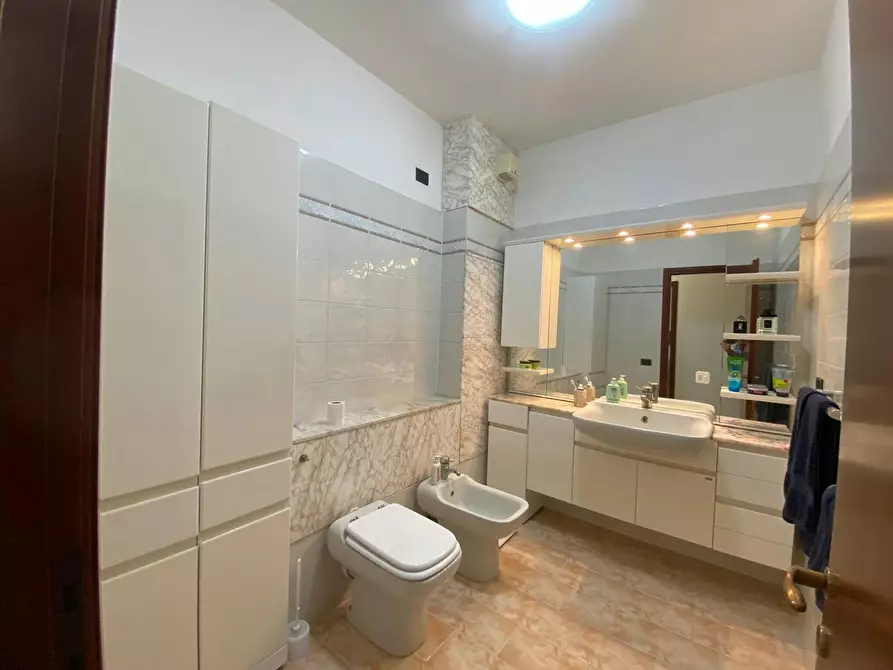 Immagine 10 di Camera in affitto  in Via Piemonte a Firenze