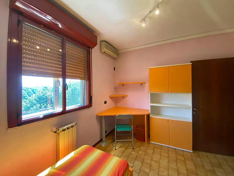 Immagine 3 di Camera in affitto  in Via Piemonte a Firenze