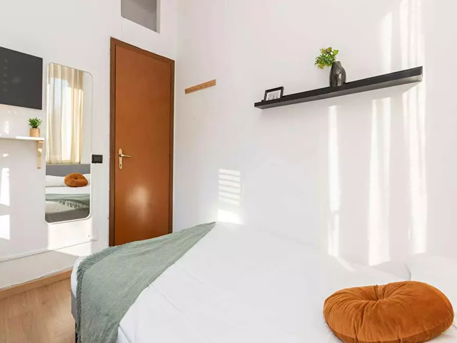 Immagine 3 di Camera in affitto  in Via Giuseppe Regaldi a Milano