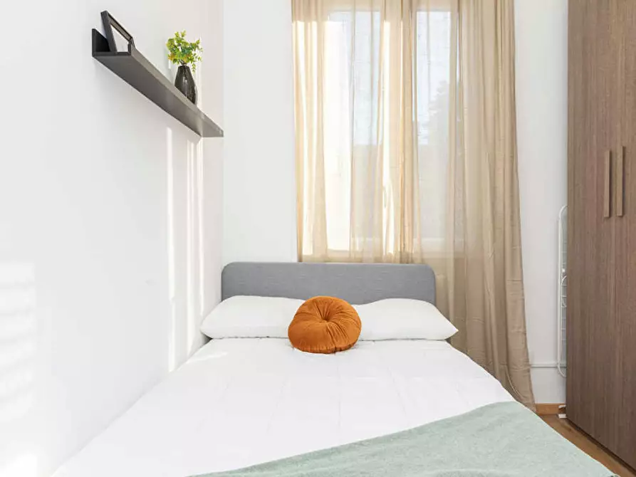 Immagine 2 di Camera in affitto  in Via Giuseppe Regaldi a Milano