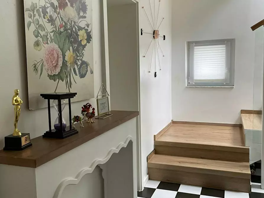 Immagine 5 di Casa indipendente in affitto  in Am Sandring a Schwalbach am Taunus