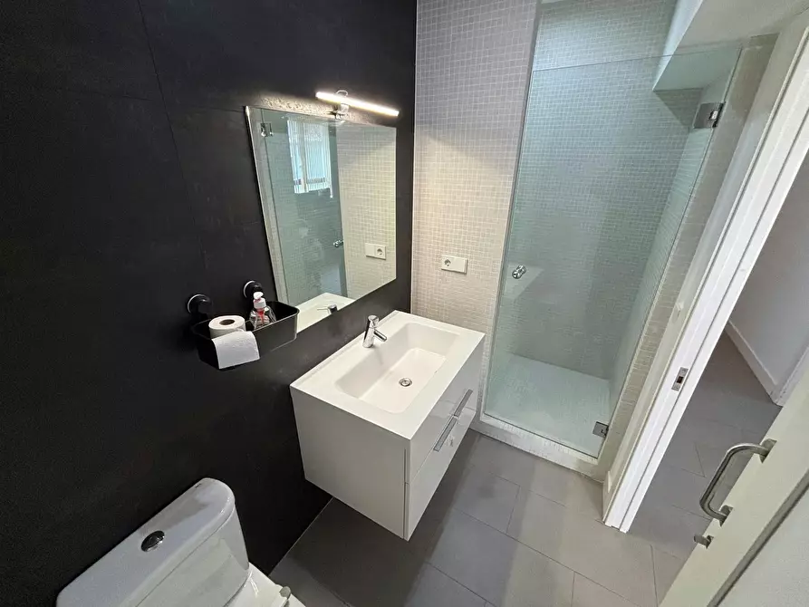 Immagine 9 di Appartamento in affitto  in Carrer de Gabriel Moreno a Lloma De Castazar