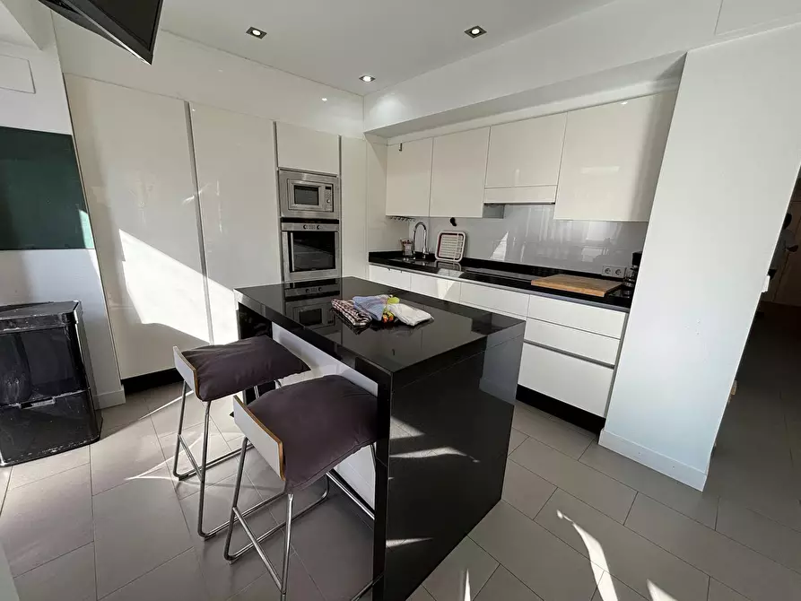 Immagine 2 di Appartamento in affitto  in Carrer de Gabriel Moreno a Lloma De Castazar