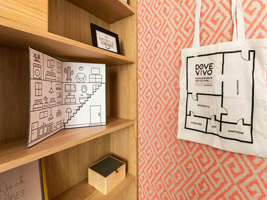 Immagine 10 di Camera in affitto  in Via Gardone a Milano