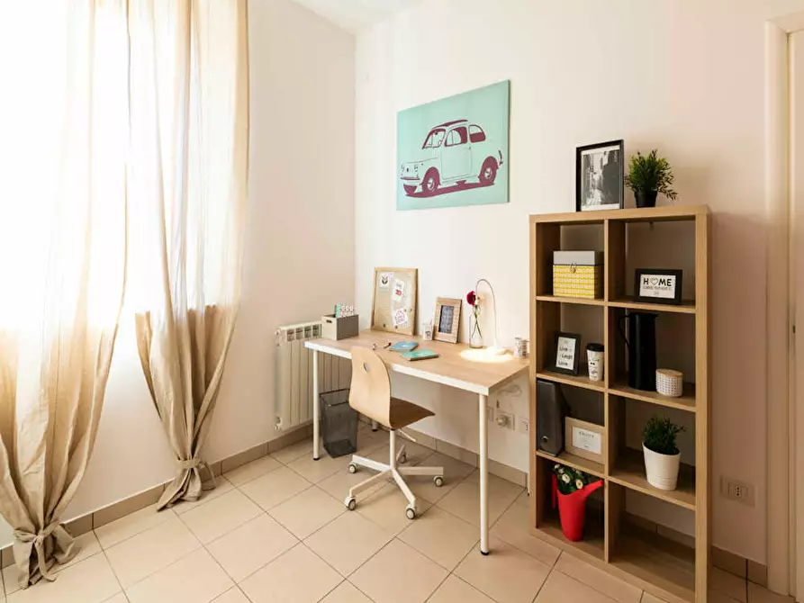 Immagine 8 di Camera in affitto  in Via Gardone a Milano