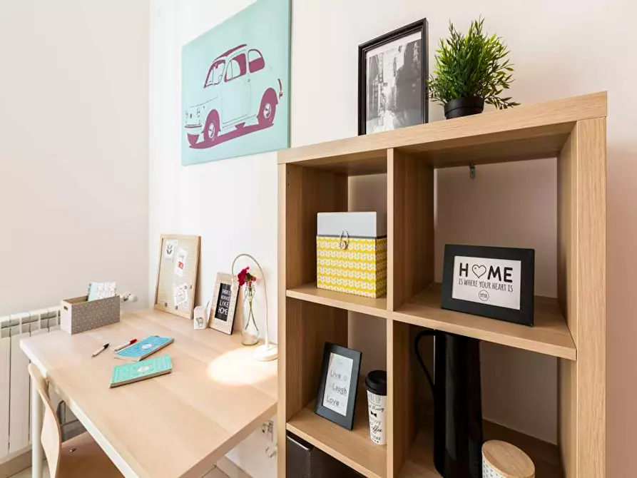 Immagine 9 di Camera in affitto  in Via Gardone a Milano