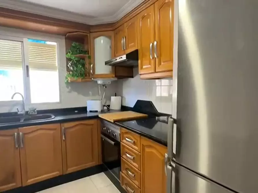 Immagine 8 di Camera in affitto  in Carrer Garbinet a Alicante/Alacant