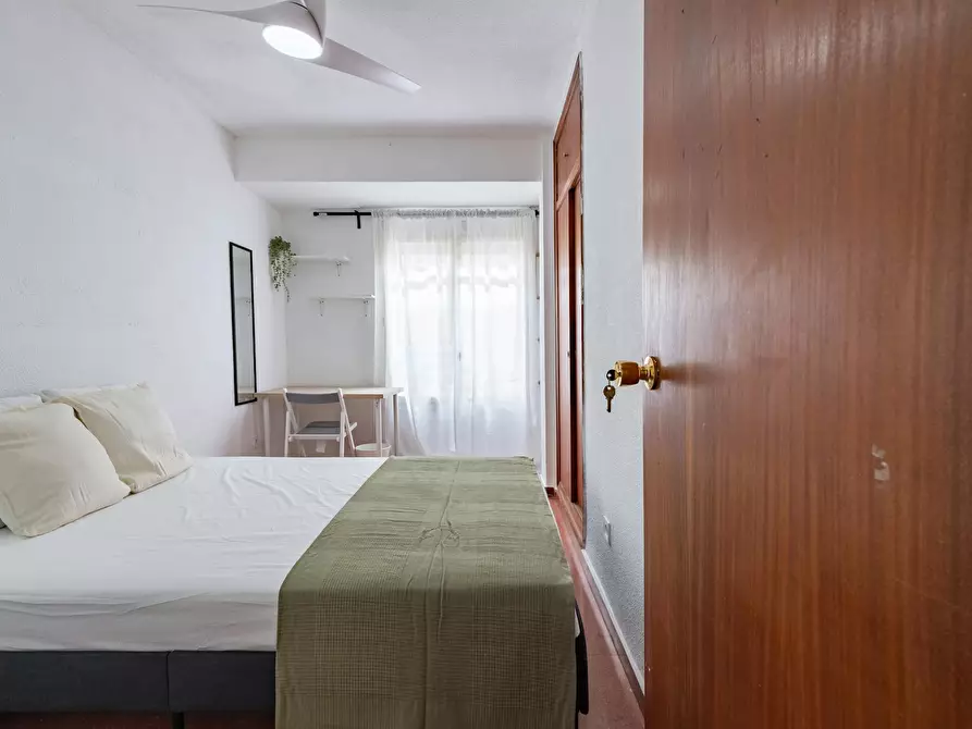 Immagine 1 di Camera in affitto  in Calle San Carlos a Alicante/Alacant