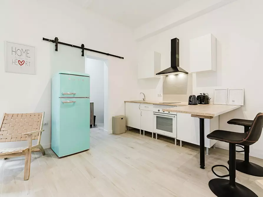 Immagine 3 di Camera in affitto  in Carrer d' Antonio Ponz a Valencia