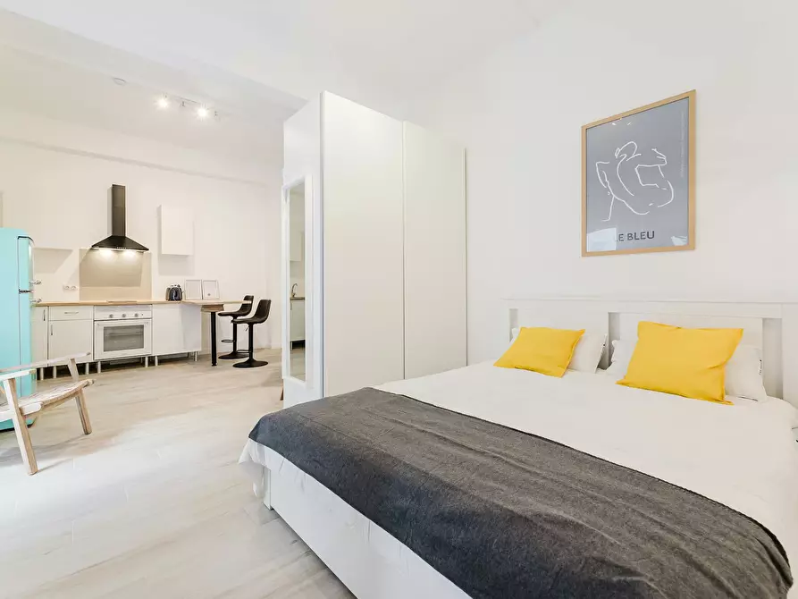 Immagine 8 di Camera in affitto  in Carrer d' Antonio Ponz a Valencia