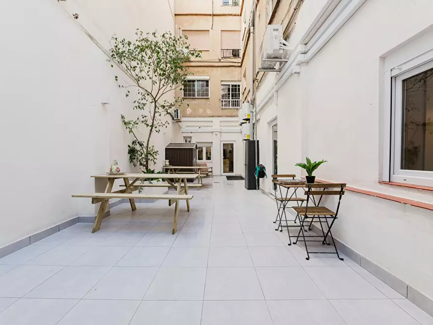 Immagine 9 di Camera in affitto  in Carrer d' Antonio Ponz a Valencia