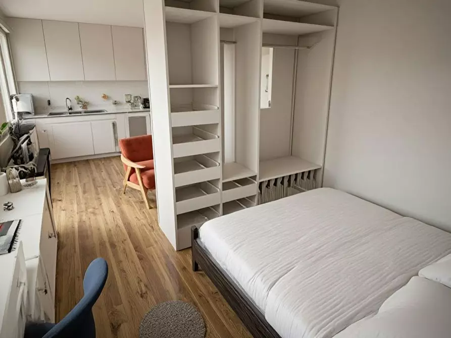 Immagine 1 di Camera in affitto  in Carrer d' Antonio Ponz a Valencia