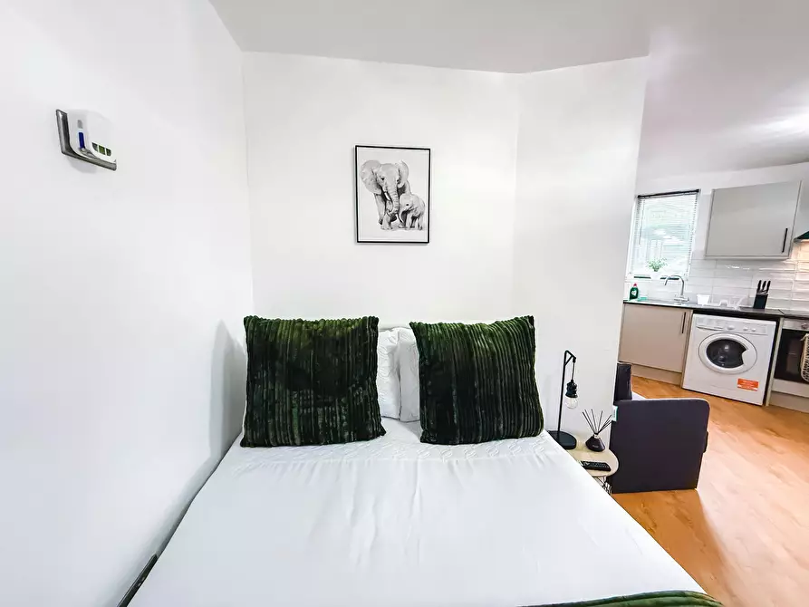 Immagine 9 di Appartamento in affitto  in Church Lane a 