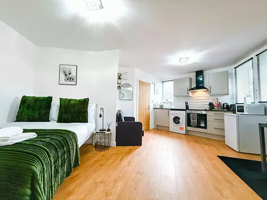 Immagine 5 di Appartamento in affitto  in Church Lane a 