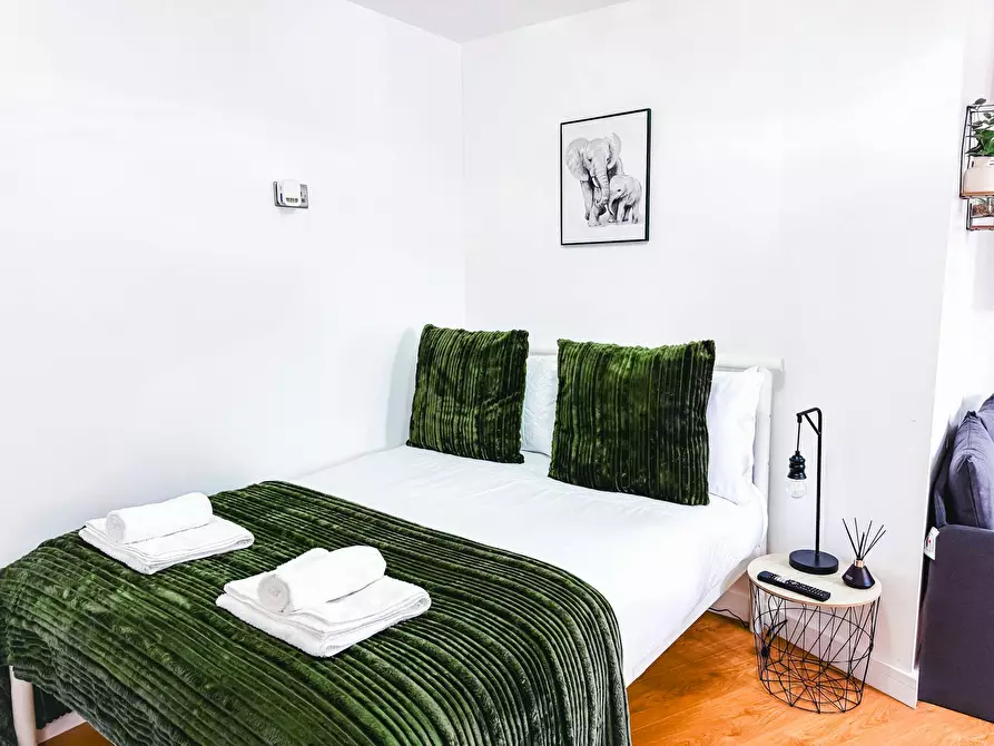 Immagine 7 di Appartamento in affitto  in Church Lane a 