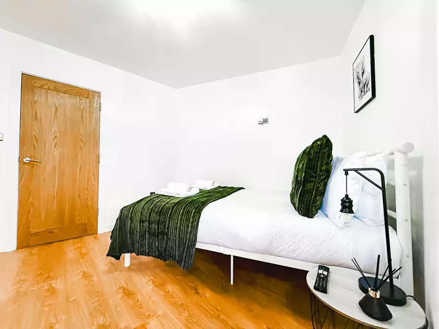 Immagine 8 di Appartamento in affitto  in Church Lane a 