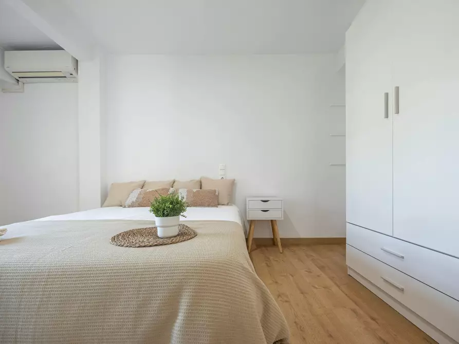 Immagine 2 di Camera in affitto  in Carrer d'Alemany a Valencia