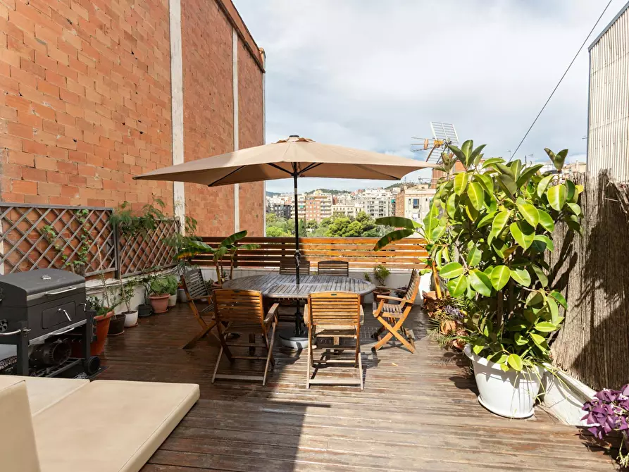 Immagine 1 di Appartamento in affitto  in Carrer de València a Barcelona