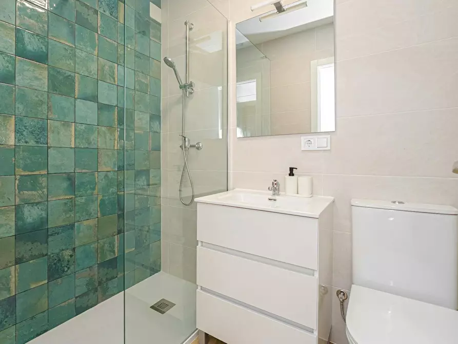 Immagine 8 di Camera in affitto  in Carrer Italia a Alicante/Alacant