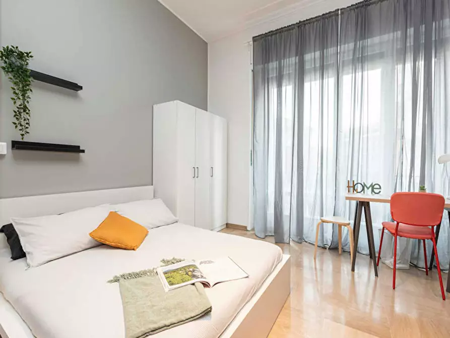 Immagine 2 di Camera in affitto  in Viale Emilio Caldara a Milano