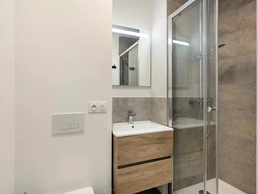 Immagine 4 di Appartamento in affitto  in Place Sadi-Carnot a Marseille 02