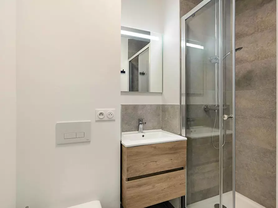 Immagine 4 di Appartamento in affitto  in Place Sadi-Carnot a Marseille 02