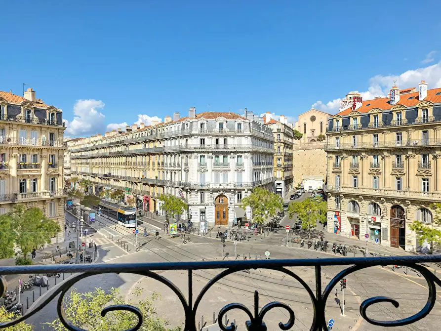 Immagine 9 di Appartamento in affitto  in Place Sadi-Carnot a Marseille 02