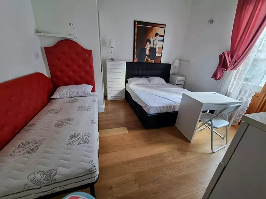 Immagine 10 di Camera in affitto  in Via dei Martiri del Popolo a Firenze