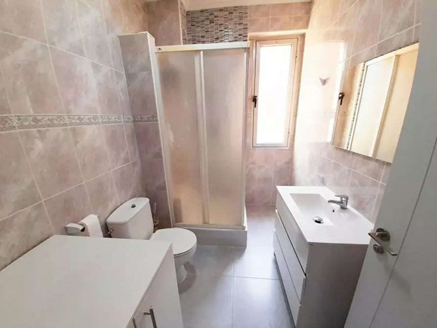 Immagine 5 di Camera in affitto  in Avinguda del Doctor Waksman a Valencia